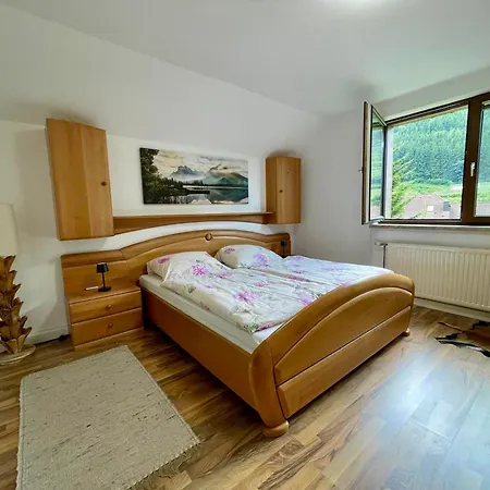 Haus Am Erzbach - Mitten In Der Lägenhet *